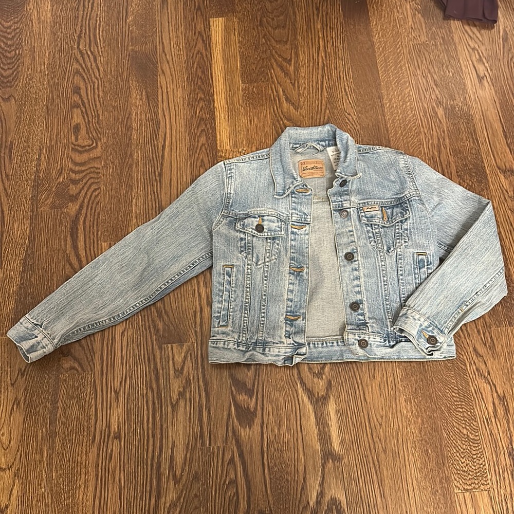 Signature by Levi Strauss jean jacket size large (kids)
